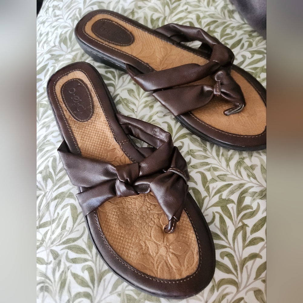 NWOT Brown Leather B O C Women's Sandals